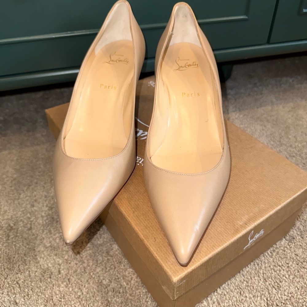 NWT Christian Louboutin Nude Kate 55 Napa in Porcelain